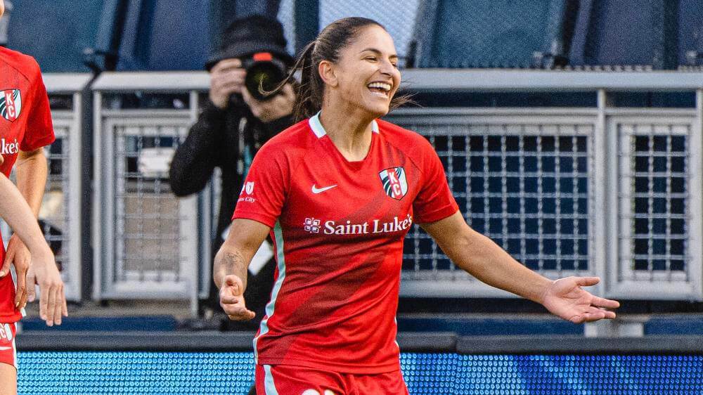 Kansas City Current midfielder Debinha named to NWSL March/April Best XI of the Month, presented by Mastercard Kansas City Current
